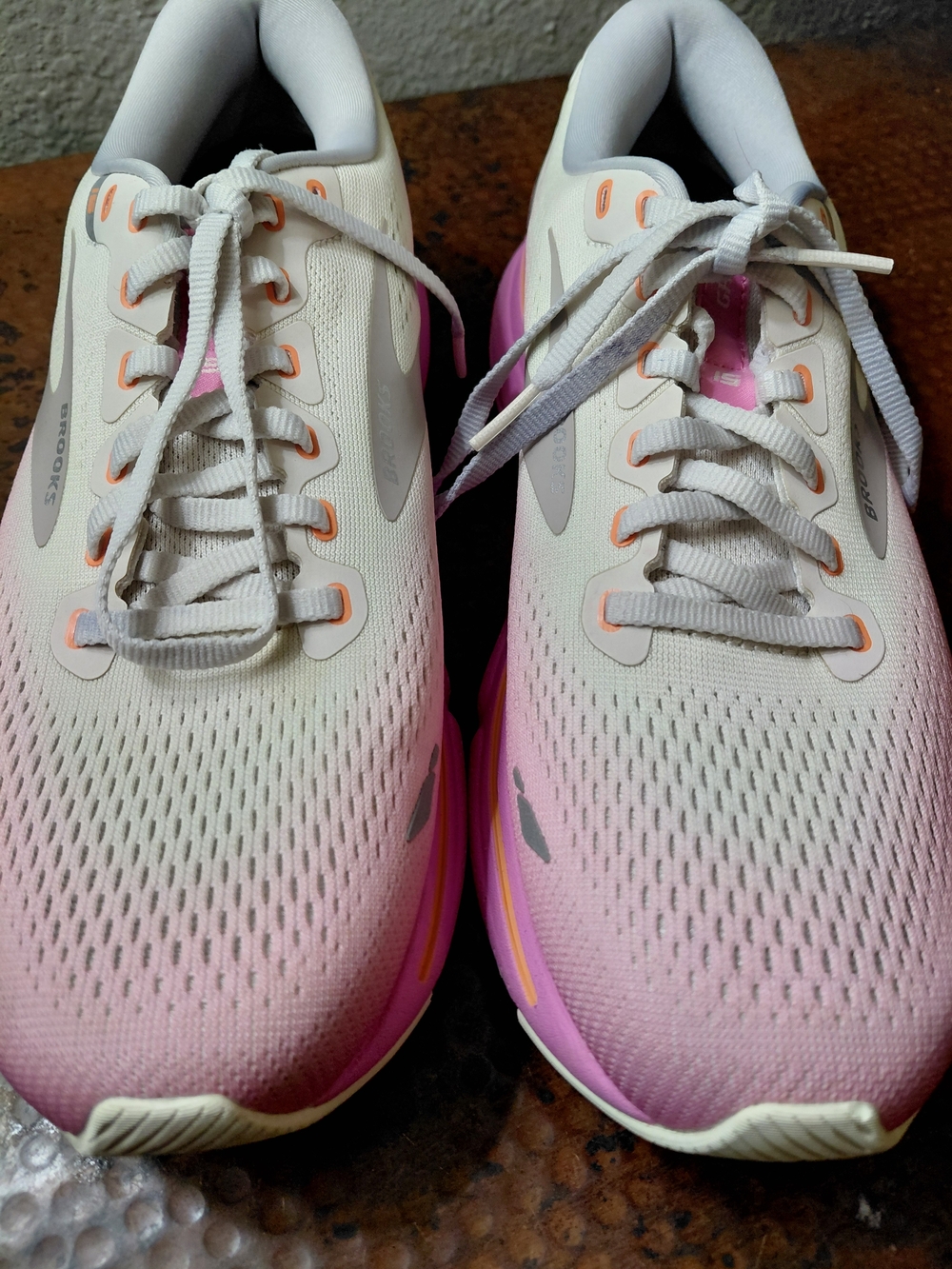 Brooks Sz. 10.5 Grey/Coconut/Fuchsia Ghost 15 Running Shoe - Picture 7 of 16